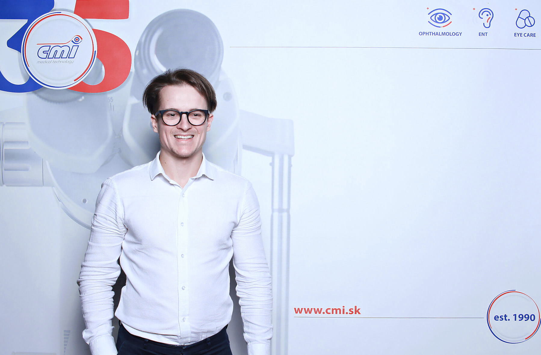 fotokoutek-ai-oslava-cmi-oslava-35-narodenin-12-11-2025-860713